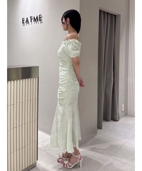 EATME(イートミー)の「オフショルシャーリングワンピース(ワンピース・レディース・オフホワイト/グリーン/イエロー・MEDIUM/SMALL)」の14枚目の写真