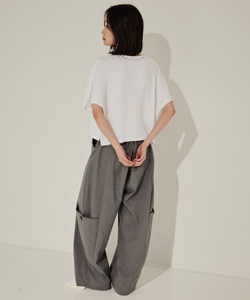 YOHEI OHNO（ヨウヘイオオノ）の「【YOHEI OHNO/ヨウヘイオオノ】Pleats T-shirt/プリーツTシャツ（Tシャツ/カットソー・レディース・ホワイト/ブラック・36）」の4枚目の写真