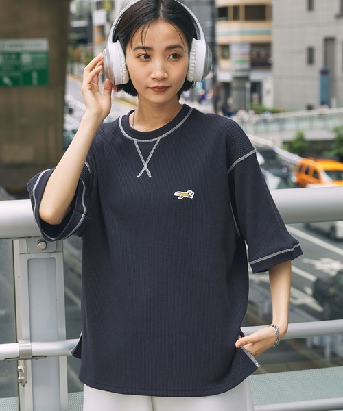 PENNEYS(ぺニーズ)の「PENNEYS/ペニーズ 別注 THE FOX ロゴ ワンポイントワッペン刺繍 配色ステッチ ワッフル半袖Tシャツ(Tシャツ/カットソー・レディース・ネイビー/ワイン/アイボリー/オートミール/スミクロ・L/M)」の16枚目の写真