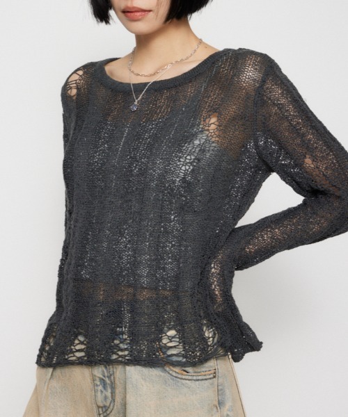 LAGUA GEM(ラグアジェム)の「SIDE SLIT CRASH トップス(ニット/セーター・レディース・レッド/チャコールグレー/ベージュ・FREE)」の2枚目の写真