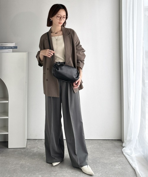 classicalelf（クラシカルエルフ）の「ころんとした可愛いフォルム。ソフトバンバッグ（ショルダーバッグ・レディース・ブラック/ベージュ系・ONE SIZE）」の4枚目の写真