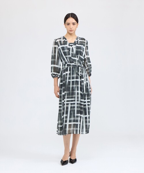 EPOCA(エポカ)の「ジオメトリックプリント カシュクールワンピース(ワンピース・レディース・ピンク系その他2/ブラック・40/38)」の3枚目の写真