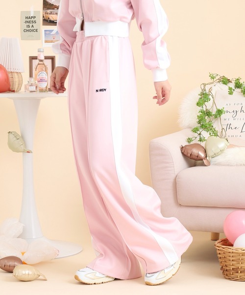NERDY(ノルディ)の「カラーブロックトラックパンツ(スウェットパンツ・レディース・ピンク/ブルー/ホワイト・S/M/SS)」の3枚目の写真