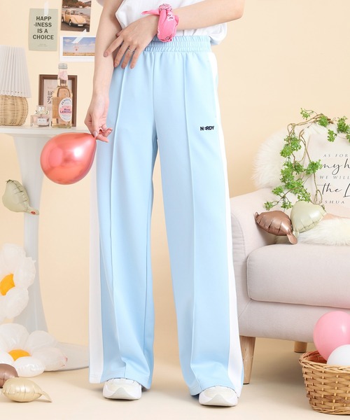 NERDY(ノルディ)の「カラーブロックトラックパンツ(スウェットパンツ・レディース・ピンク/ブルー/ホワイト・S/M/SS)」の2枚目の写真