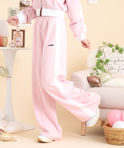 NERDY(ノルディ)の「カラーブロックトラックパンツ(スウェットパンツ・レディース・ピンク/ブルー/ホワイト・S/M/SS)」の16枚目の写真
