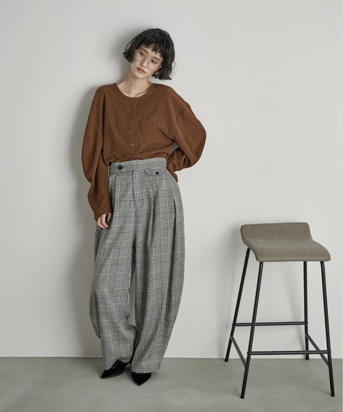 THE YOn(ザヨン)の「2WAYフォルムスリーブリップルジャガードカーディガン(Tシャツ/カットソー・レディース・ブラウン/ブラック/アイボリー・FREE)」の5枚目の写真