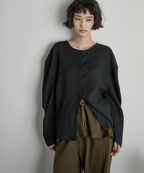 THE YOn(ザヨン)の「2WAYフォルムスリーブリップルジャガードカーディガン(Tシャツ/カットソー・レディース・ブラウン/ブラック/アイボリー・FREE)」の19枚目の写真
