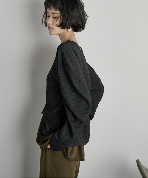 THE YOn(ザヨン)の「2WAYフォルムスリーブリップルジャガードカーディガン(Tシャツ/カットソー・レディース・ブラウン/ブラック/アイボリー・FREE)」の22枚目の写真