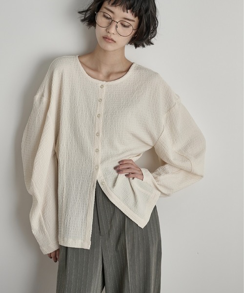 THE YOn(ザヨン)の「2WAYフォルムスリーブリップルジャガードカーディガン(Tシャツ/カットソー・レディース・ブラウン/ブラック/アイボリー・FREE)」の7枚目の写真
