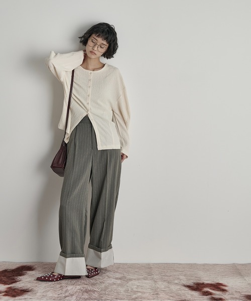 THE YOn(ザヨン)の「2WAYフォルムスリーブリップルジャガードカーディガン(Tシャツ/カットソー・レディース・ブラウン/ブラック/アイボリー・FREE)」の14枚目の写真