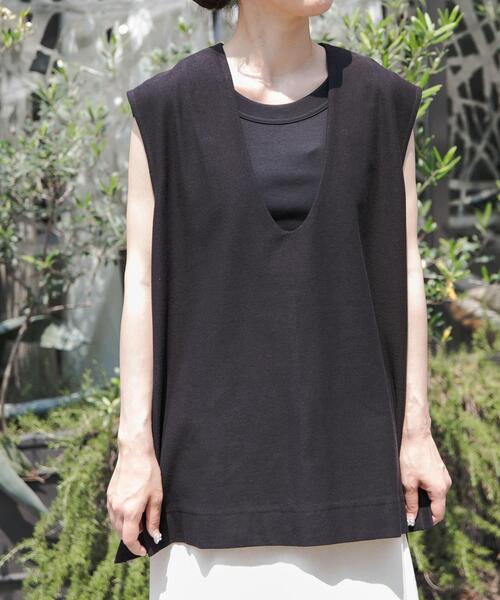 FORK&SPOON（フォークアンドスプーン）の「FORK&SPOON　ジャガードUネックベスト（ベスト・レディース・カーキ/ブラック/アイボリー・1）」の2枚目の写真