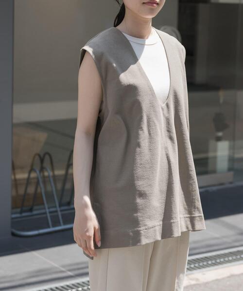 FORK&SPOON（フォークアンドスプーン）の「FORK&SPOON　ジャガードUネックベスト（ベスト・レディース・カーキ/ブラック/アイボリー・1）」の13枚目の写真