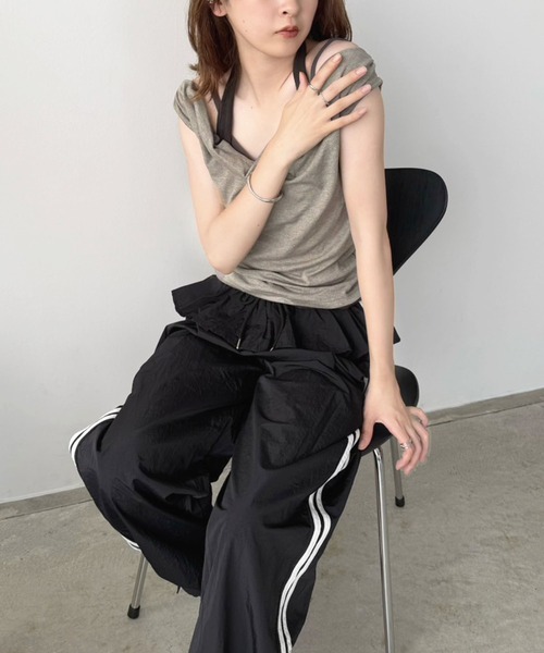 Jewelobe（ジュエローブ）の「ホルター＆ドレープフェイクレイヤードカットソー（Tシャツ/カットソー・レディース・ベージュ/グレー・FREE）」の13枚目の写真