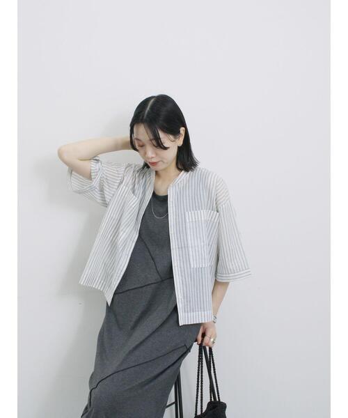 Samansa Mos2 blue(サマンサモスモスブルー)の「◎シアーストライプシャツ(シャツ/ブラウス・レディース・オフホワイト/ブラウン/ベージュ・F)」の2枚目の写真