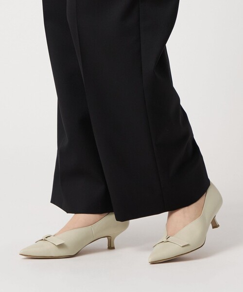 ODETTE E ODILE（オデットエオディール）の「ソフトVリボン パンプス40↓↑（パンプス・レディース・グレー系/ナチュラル/ブラック・22.5cm/24cm/23cm/23.5cm/25cm/22cm/24.5cm）」の5枚目の写真