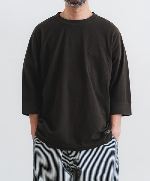 quadro(クオドロ)の「シルキーコットンドライ天竺裏ポケット7分袖クルーネックP/O(Tシャツ/カットソー・メンズ・グレー/ダークブラウン/キナリ・MEDIUM/LARGE)」の5枚目の写真