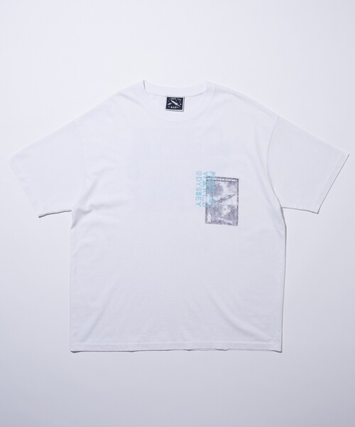 FREAK'S STORE(フリークスストア)の「限定展開 I Need You Baby/アイニーヂューベイべー PARALLEL WORLD ODYSSEY Mystical Photo TEE(Tシャツ/カットソー・メンズ・ブラック/ホワイト・SMALL/MEDIUM/LARGE)」の3枚目の写真