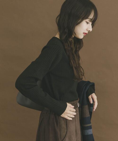 ITEMS URBANRESEARCH(アイテムズ アーバンリサーチ)の「『洗濯可』フワフワリブVネックニット(ニット/セーター・レディース・グレー/ブラック/オレンジ/ホワイト・FREE)」の6枚目の写真