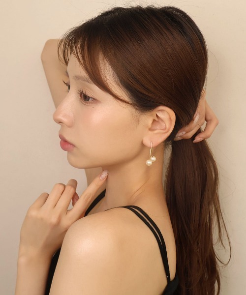 CEMONEMO(セモネモ)の「【金属アレルギー対応】バックキャッチ ダブル パール ピアス / チタンポスト(ピアス(両耳用)・レディース・ゴールド/シルバー・FREE)」の6枚目の写真