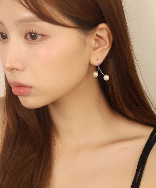 CEMONEMO(セモネモ)の「【金属アレルギー対応】バックキャッチ ダブル パール ピアス / チタンポスト(ピアス(両耳用)・レディース・ゴールド/シルバー・FREE)」の10枚目の写真