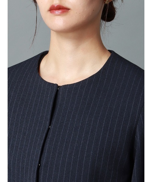 CIS.（シス）の「CIS． ノーカラーブルゾン ウォッシャブル ストレッチ ポリエステルツイル ストライプ（ブルゾン・レディース・ベージュ/ネイビー・36(7号)/38(9号)）」の10枚目の写真