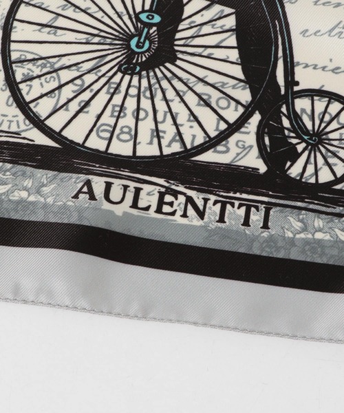 AULENTTI(オウレンティ)の「AULENTTI 大判ヴィンテージ柄スカーフ(バンダナ/スカーフ・レディース・グレー・ONE)」の5枚目の写真