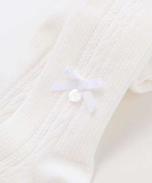 Tartine et Chocolat(タルティーヌエショコラ)の「【日本製】【お揃い】リボンロゴチャーム付きタイツ(80~140cm)(タイツ/ストッキング・キッズ・ネイビー/グレー/オフホワイト・M/L)」の5枚目の写真