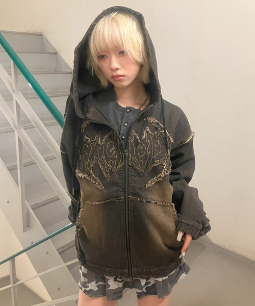FREE DEE(フリー ディー)の「A'GEM/9 × .kom 『FREE DEE/フリーディー』 トライバルデニムジップアップパーカー(パーカー・メンズ・ブラック・M)」の7枚目の写真