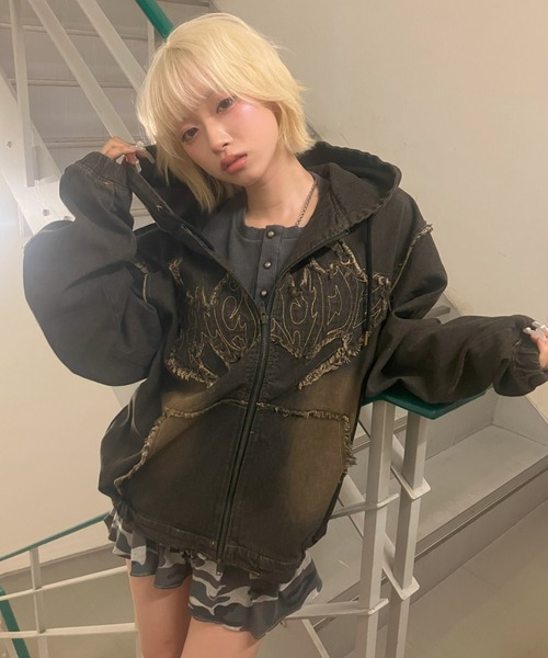 FREE DEE(フリー ディー)の「A'GEM/9 × .kom 『FREE DEE/フリーディー』 トライバルデニムジップアップパーカー(パーカー・メンズ・ブラック・M)」の18枚目の写真