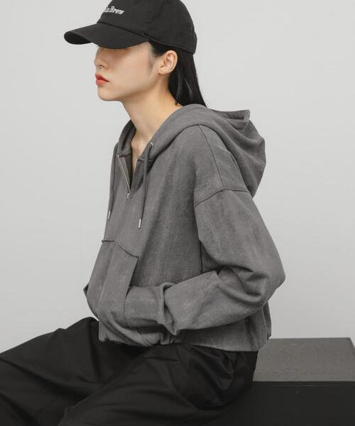 KBF（ケイビーエフ）の「フロントZIPショートフーディー（パーカー・レディース・チャコールグレー/アイボリー/グレー系その他・ONE）」の3枚目の写真
