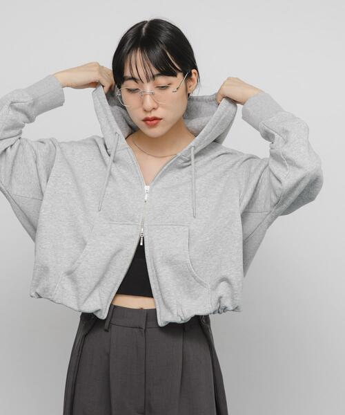 KBF（ケイビーエフ）の「フロントZIPショートフーディー（パーカー