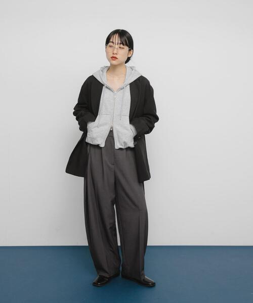 KBF（ケイビーエフ）の「フロントZIPショートフーディー（パーカー・レディース・チャコールグレー/アイボリー/グレー系その他・ONE）」の21枚目の写真