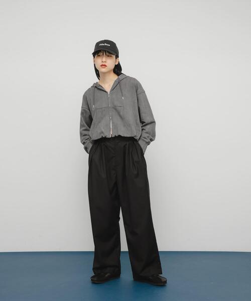 KBF（ケイビーエフ）の「フロントZIPショートフーディー（パーカー・レディース・チャコールグレー/アイボリー/グレー系その他・ONE）」の12枚目の写真