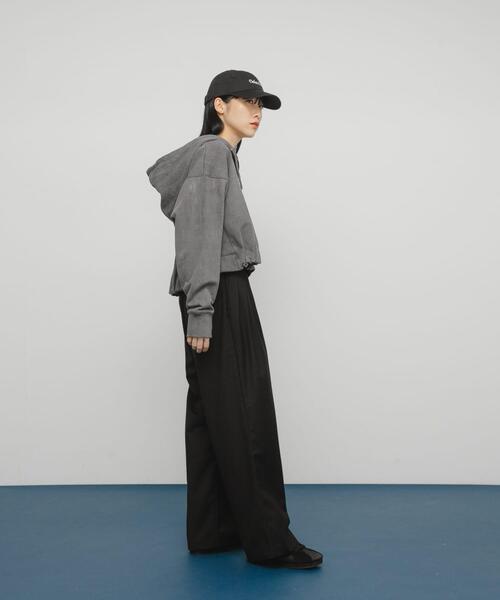 KBF（ケイビーエフ）の「フロントZIPショートフーディー（パーカー・レディース・チャコールグレー/アイボリー/グレー系その他・ONE）」の11枚目の写真