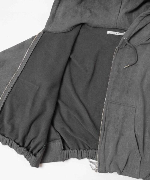 KBF（ケイビーエフ）の「フロントZIPショートフーディー（パーカー・レディース・チャコールグレー/アイボリー/グレー系その他・ONE）」の8枚目の写真