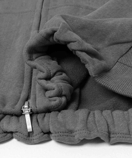 KBF（ケイビーエフ）の「フロントZIPショートフーディー（パーカー・レディース・チャコールグレー/アイボリー/グレー系その他・ONE）」の5枚目の写真