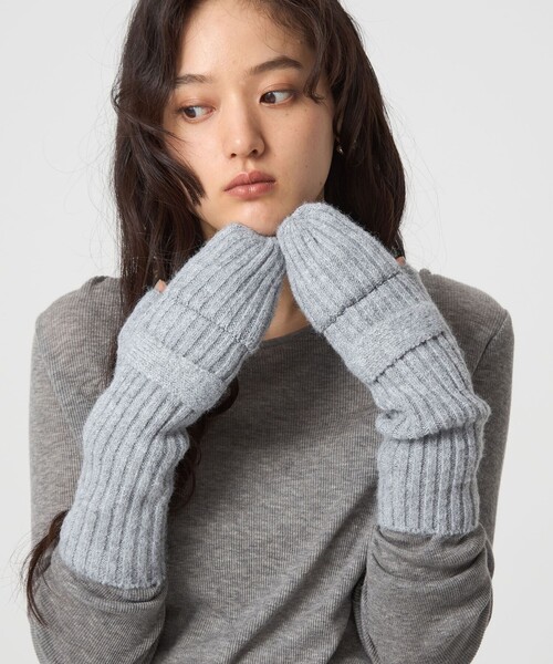 green label relaxing(グリーンレーベルリラクシング)の「2WAY フラップ アームウォーマー / 手袋(手袋・レディース・ライトブルー/ブラック/ライトグレー/ベージュ・FREE)」の7枚目の写真