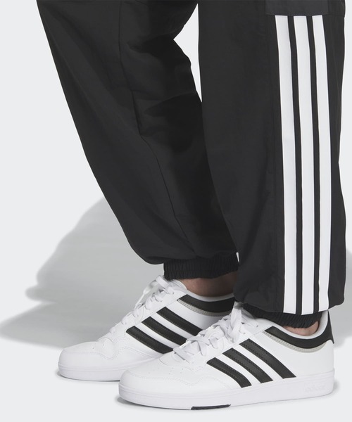 adidas(アディダス)の「ワーディングパック メッシュの裏地付き ウーブン フルレングス カフに伸縮性のあるパンツ / アディダス adidas(スウェットパンツ・メンズ・ブラック・LARGE/MEDIUM/X-LARGE/XX-LARGE/3XL/SMALL/X-SMALL)」の4枚目の写真