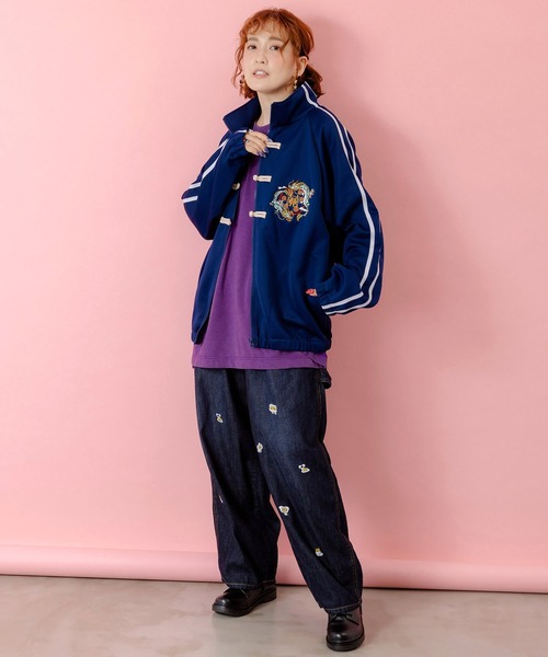 ScoLar Parity（スカラーパリティ）の「353109：ウサギと龍刺繍 カンフーボタンジャージ（ブルゾン・レディース・ブラック/ネイビー/パープル・M）」の4枚目の写真