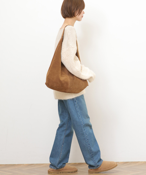AULENTTI（オウレンティ）の「《WEB限定追加》別注【AULENTTI/オウレンティ】スウェードトートバッグ（トートバッグ・レディース・キャメル・FREE）」の4枚目の写真
