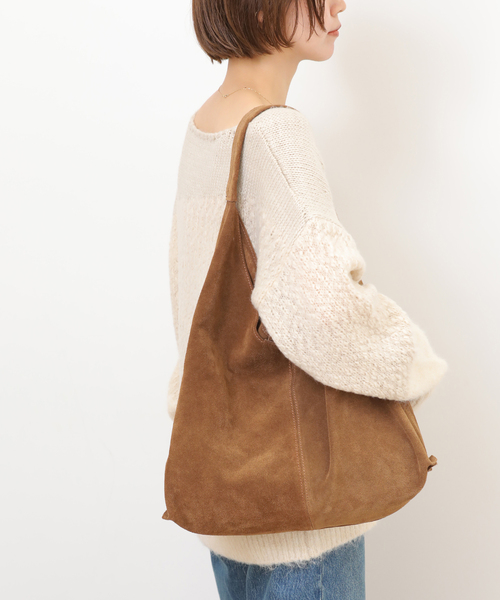 AULENTTI（オウレンティ）の「《WEB限定追加》別注【AULENTTI/オウレンティ】スウェードトートバッグ（トートバッグ・レディース・キャメル・FREE）」の7枚目の写真