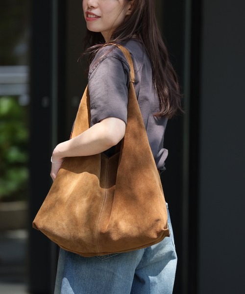AULENTTI（オウレンティ）の「《WEB限定追加》別注【AULENTTI/オウレンティ】スウェードトートバッグ（トートバッグ・レディース・キャメル・FREE）」の14枚目の写真