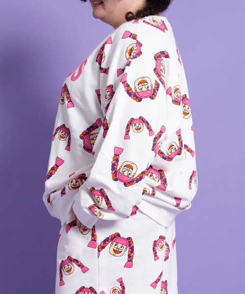 PUNYUS（プニュズ）の「【新サイズ】NAOMIチャン総柄スウェット（スウェット・レディース・ホワイト・1/2/3/4/5）」の5枚目の写真