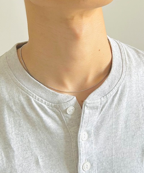 BEATJIVE（ビートジャイブ）の「ショートチェーン ネックレス サージカルステンレス シルバー ゴールド メンズ レディース（ネックレス・メンズ・ゴールド系その他2/シルバー/シルバー系その他2/ゴールド/シルバー系その他/ゴールド系その他/ゴールド系その他3/シルバー系その他3/シルバー系その他4/シルバー系その他5/シルバー系その他7/ゴールド系その他7・FREE）」の3枚目の写真