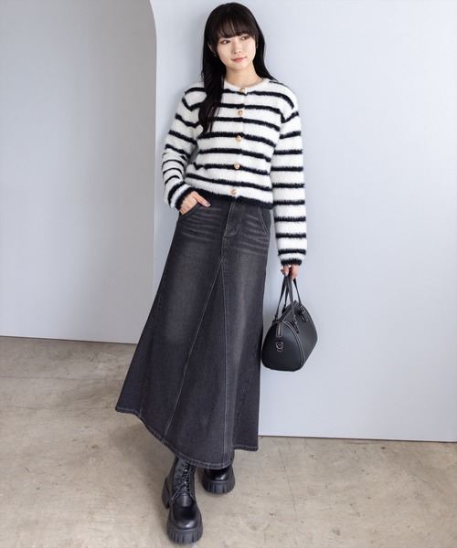 CLEAR BASIC（クリアベーシック）の「ボーダーフェザーニットカーディガン[オフィスカジュアル 着回し抜群 大人]≪AW新作≫（カーディガン/ボレロ・レディース・グレイッシュベージュ/ブラック・F）」の4枚目の写真