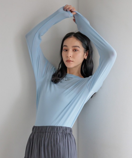 LOWRYS FARM（ローリーズファーム）の「ナイロンシアータイトＬＳ  606435（Tシャツ/カットソー・レディース・ブルー/ブラック/ホワイト/ライトグレー/イエロー・FREE）」の14枚目の写真