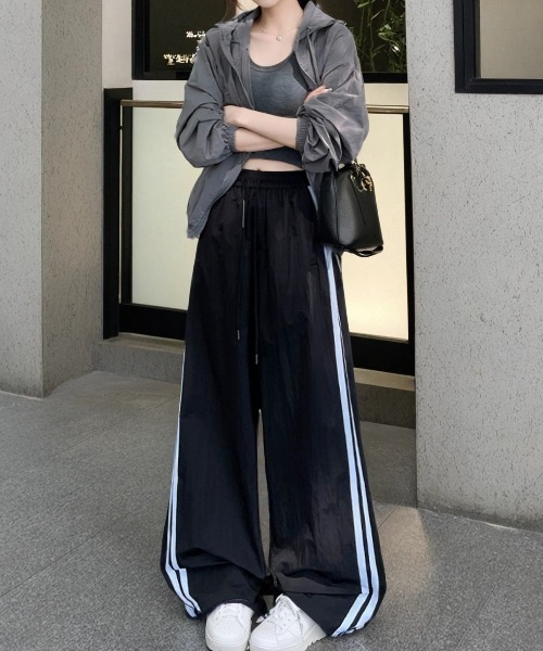 cammie(キャミー)の「ライン入り裾ボリュームパンツ(その他パンツ・レディース・ブラック/グレー・M/L)」の3枚目の写真