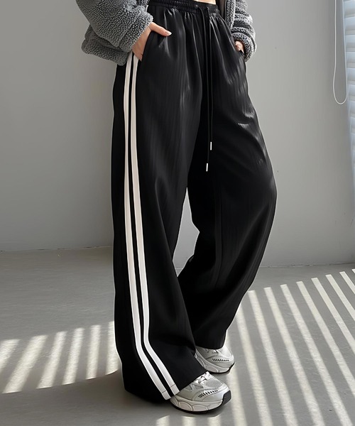 cammie(キャミー)の「ライン入り裾ボリュームパンツ(その他パンツ・レディース・ブラック/グレー・M/L)」の4枚目の写真