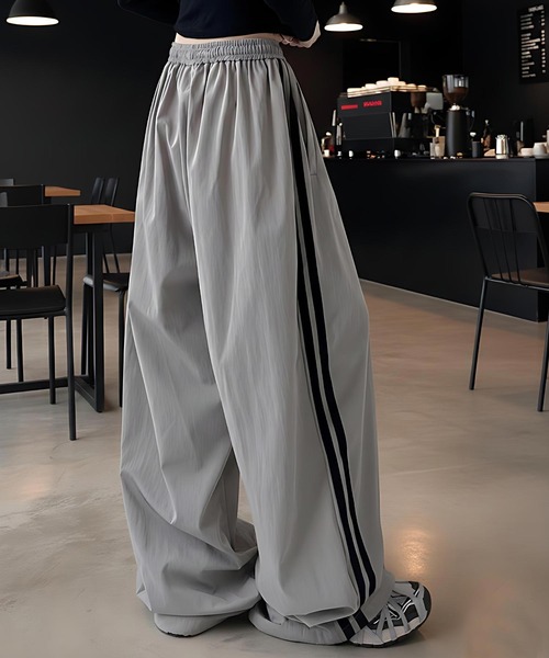 cammie(キャミー)の「ライン入り裾ボリュームパンツ(その他パンツ・レディース・ブラック/グレー・M/L)」の10枚目の写真