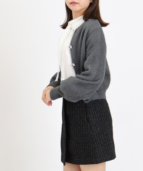 ASTORIA ODIER（アストリアオディール）の「ラメフェザービジューボタンカーディガン（カーディガン/ボレロ・レディース・サックスブルー/チャコールグレー/ホワイト/ピンク・MEDIUM）」の9枚目の写真